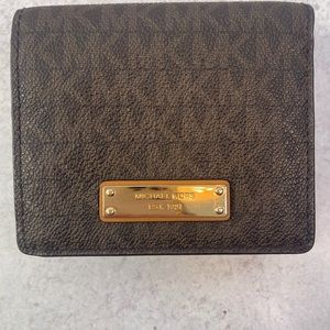 Michael Kors palm sized wallet